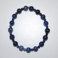 LEÑA Kunsthandwerk Sodalith-Perlenarmband, 8 mm & 4 mm Perlen, Elastik-Faden, 13–20 cm, Made in Austria