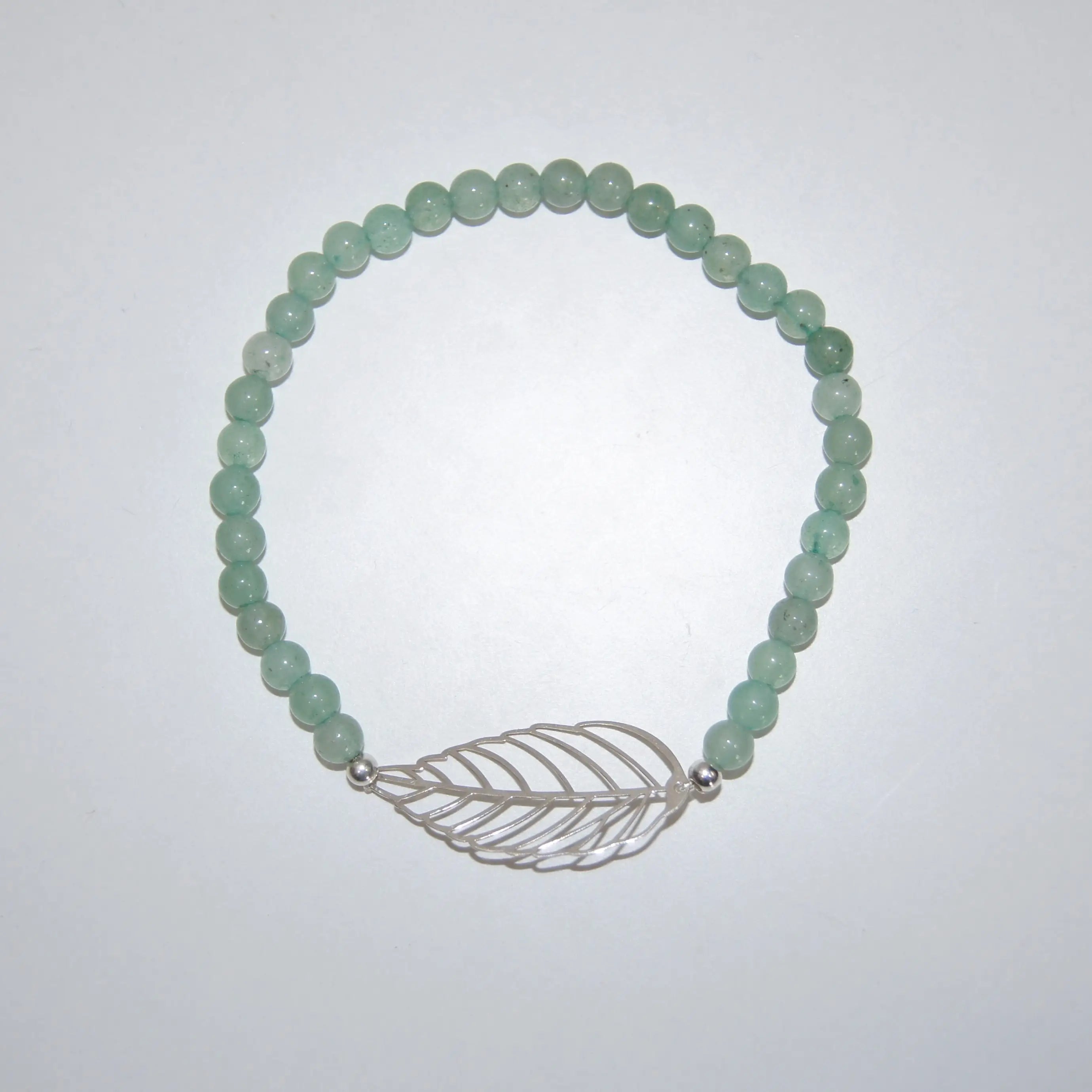 LEÑA Kunsthandwerk Armband aus Aventurin-Perlen mit Silber (925) Blatt-Charm, Made in Austria