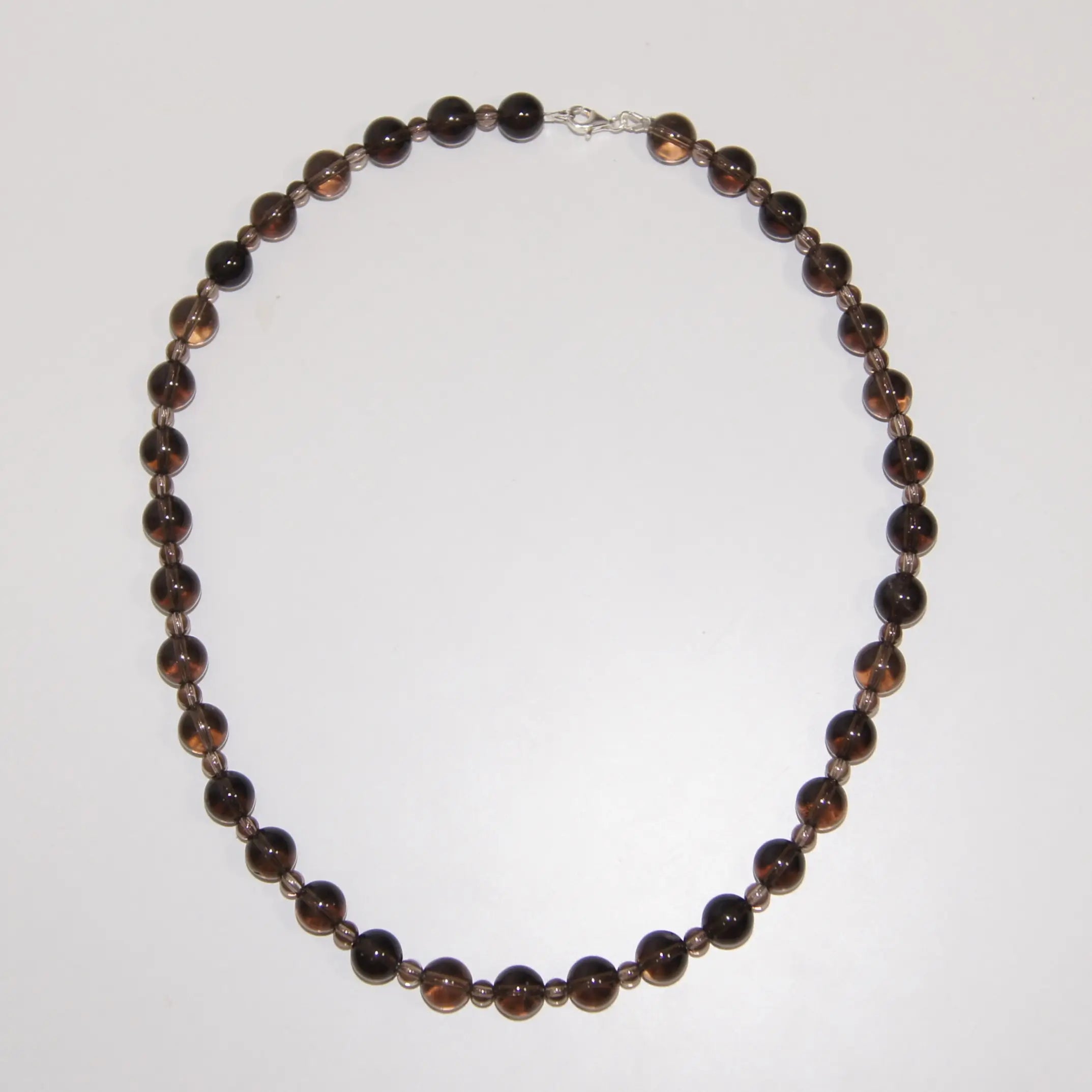 Halskette von LEÑA Kunsthandwerk aus Rauchquarz-Perlen (8 mm & 4 mm) mit 925er Silberverschluss, Made in Austria
