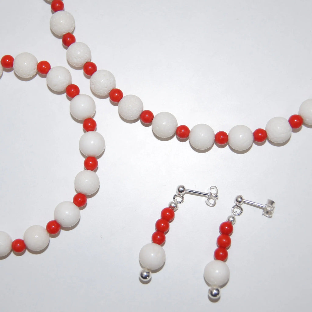 LEÑA Kunsthandwerk Set aus Kette, Armband und Ohrringen mit Koralle-Perlen und Silber (925) Ohrsteckern