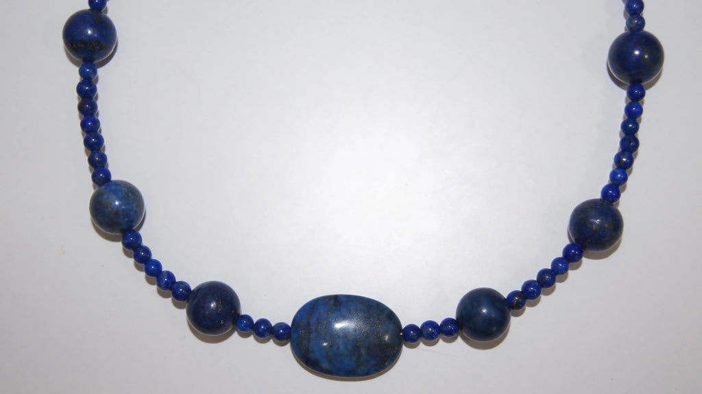 LEÑA Kunsthandwerk Lapislazuli-Kette mit Scheiben und Perlen, 12 mm und 4 mm, aus Österreich