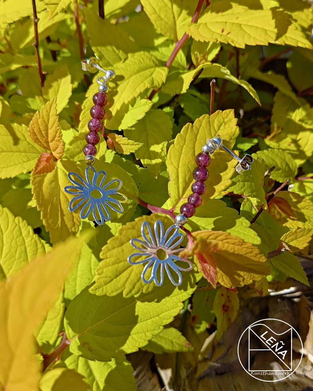 blumige Granat Ohrringe